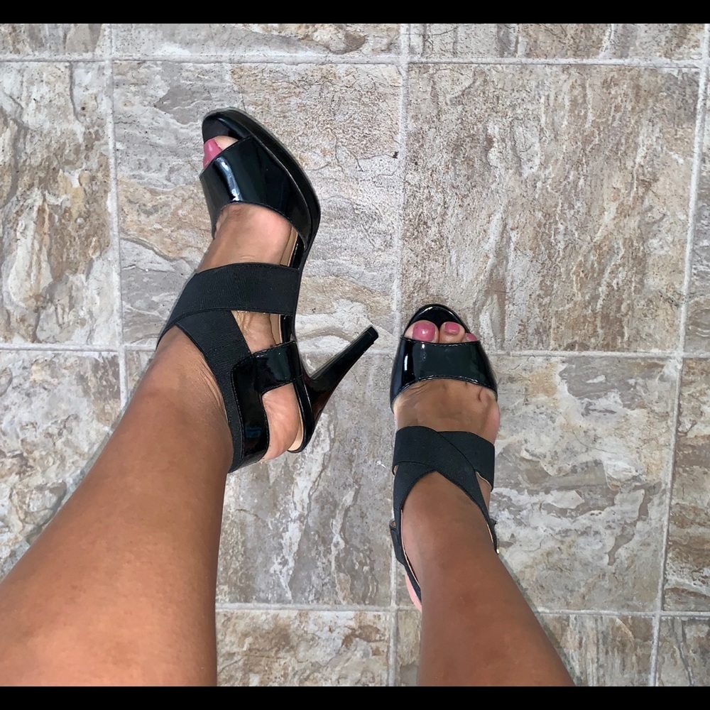 *SOLD* Black Liz Claiborne heels